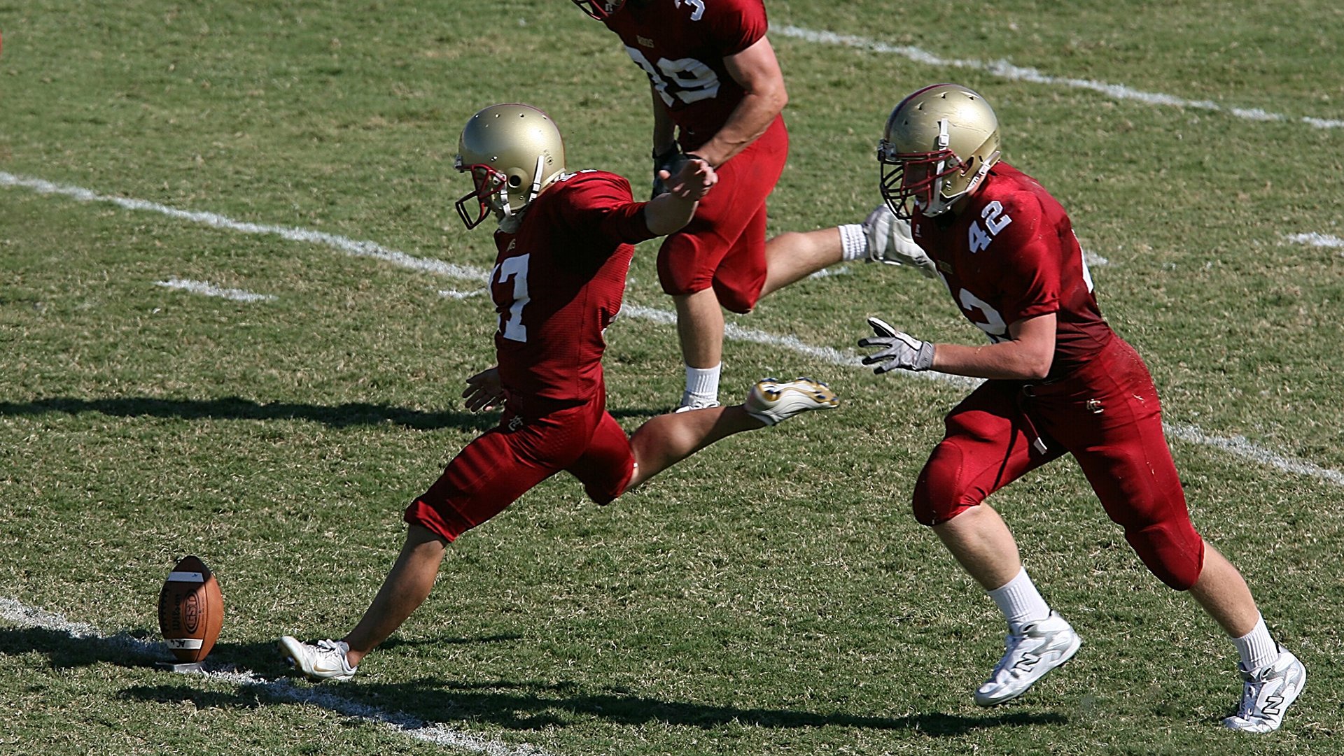 宁波队主场顶住压力力压对手，成功获胜，宁波球赛